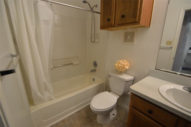 property at 304 Dell Ct