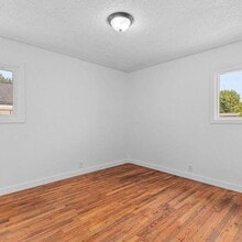 1132 SW Rogue River Ave in Grants Pass, OR - Foto de edificio - Building Photo