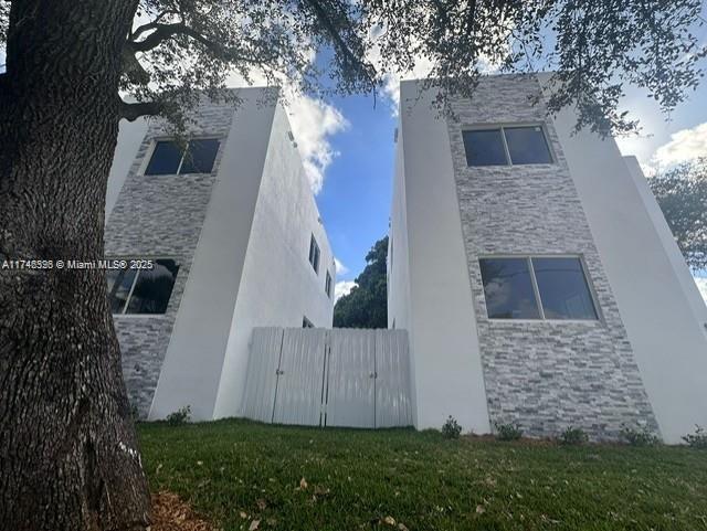 538 NW 17th Ave in Fort Lauderdale, FL - Building Photo