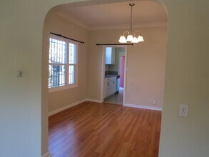 5105 W 20th St, Unit #4 in Los Angeles, CA - Foto de edificio - Building Photo