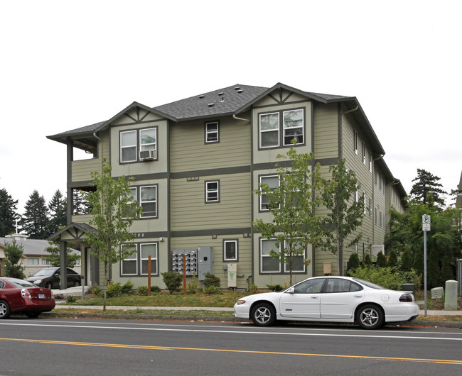 300 SE 148th Ave in Portland, OR - Foto de edificio - Building Photo