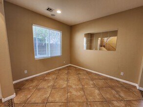 10522 Verona Wood St in Las Vegas, NV - Building Photo - Building Photo
