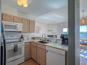 2117 N 107th St in Seattle, WA - Building Photo - Building Photo