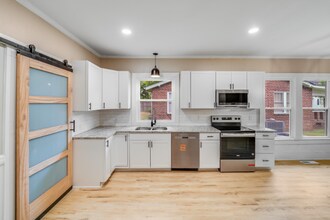 238 Academy Ave NW in Concord, NC - Foto de edificio - Building Photo