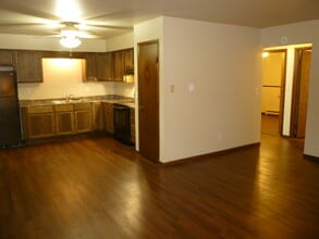 401 Moasis Dr, Unit Apt 1 in Little Chute, WI - Building Photo - Building Photo