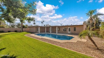 8108 E Del Joya Dr in Scottsdale, AZ - Building Photo