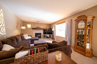 17473 Hayes Ave in Lakeville, MN - Building Photo - Building Photo