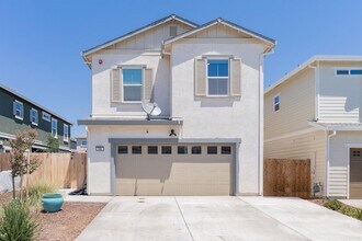 784 Richie Way in Winters, CA - Building Photo - Building Photo