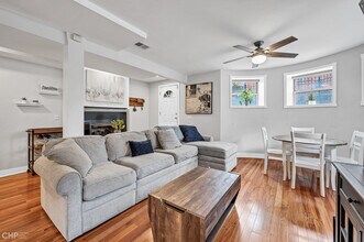 2732 N Kimball Ave, Unit Garden in Chicago, IL - Building Photo - Building Photo