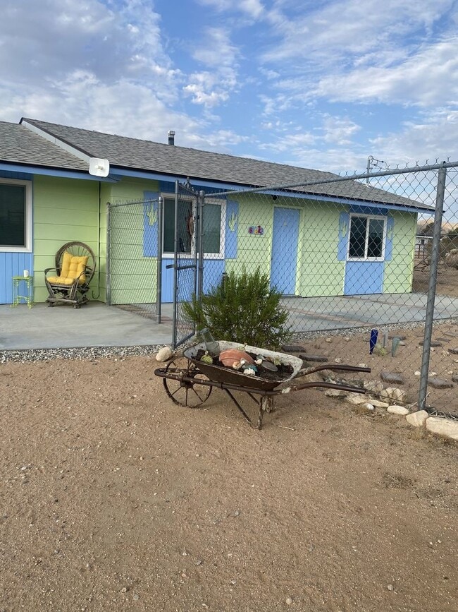 62812 Lind Ln in Joshua Tree, CA - Foto de edificio - Building Photo