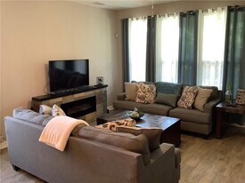 9401 Privet Dr in Austin, TX - Building Photo