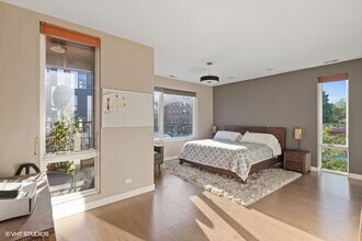 1555 N Talman Ave in Chicago, IL - Building Photo - Building Photo