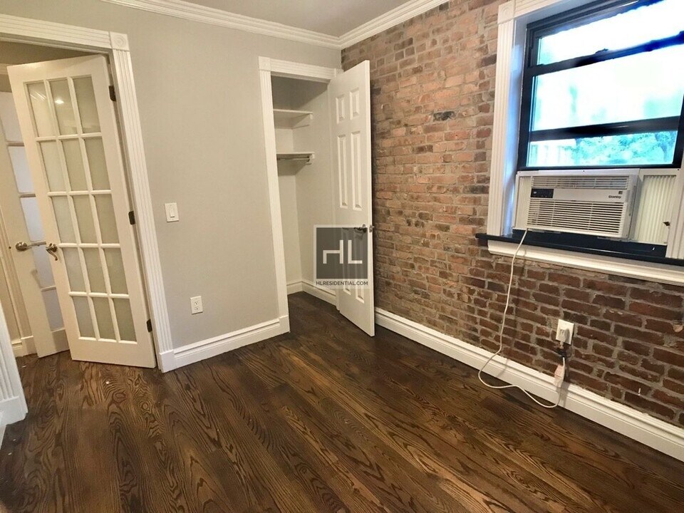 W 50TH ST. in New York, NY - Building Photo