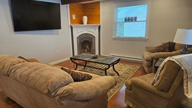 1330 Lake St in Bristol, NH - Building Photo - Building Photo