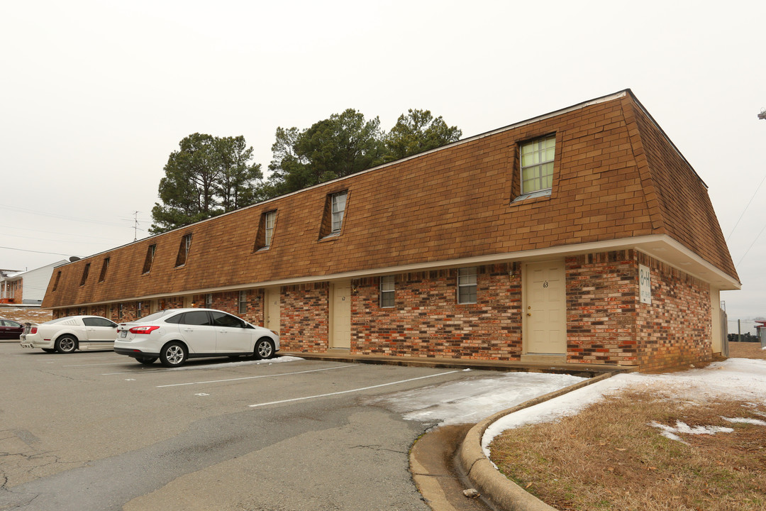 Crestview Apartments in Jacksonville, AR - Building Photo