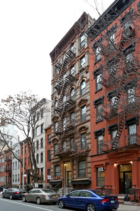 119 W 15th St in New York, NY - Building Photo