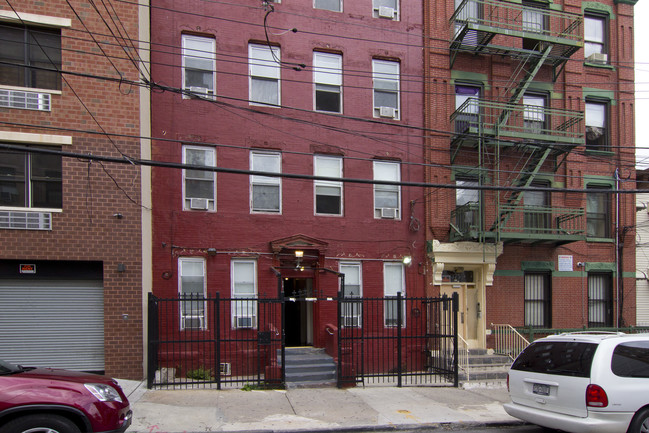 373 E 154th St in Bronx, NY - Foto de edificio - Building Photo