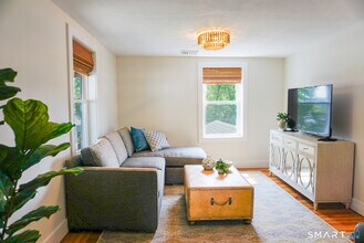 188 E Lake St in Winchester, CT - Building Photo - Building Photo