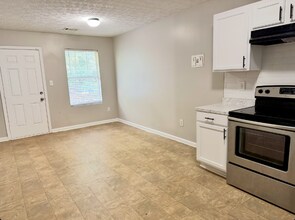 598 Elle's Wy in Griffin, GA - Building Photo - Building Photo