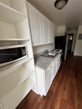 2645 NW 21st Ave in Oakland Park, FL - Building Photo - Building Photo