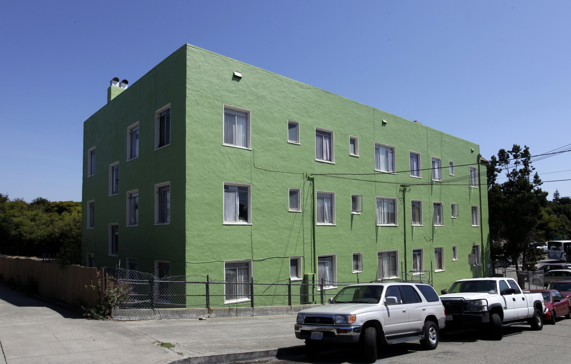 1458 E 33rd St in Oakland, CA - Building Photo