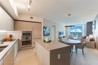 4111 S Ocean Dr, Unit # 2707 in Hollywood, FL - Foto de edificio - Building Photo