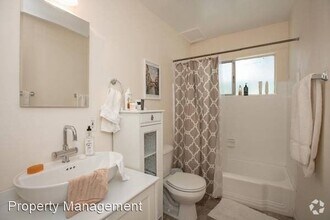 2328 Virginia Ave in Santa Monica, CA - Building Photo - Building Photo