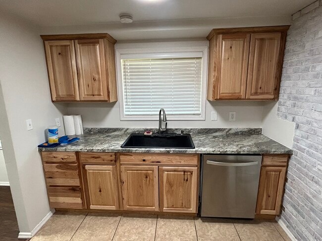 719 W Loop Dr in Moses Lake, WA - Building Photo - Building Photo