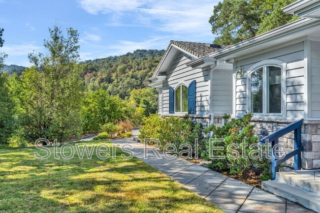 300 Lark Ln in Alamo, CA - Building Photo - Building Photo