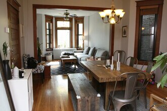 2706 N Richmond St, Unit 2 in Chicago, IL - Building Photo - Building Photo