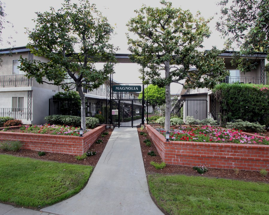 Magnolia Apartments in Pasadena, CA - Building Photo