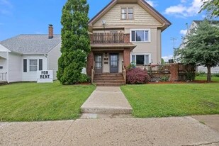 148 Frame Ave, Unit 150 in Waukesha, WI - Building Photo