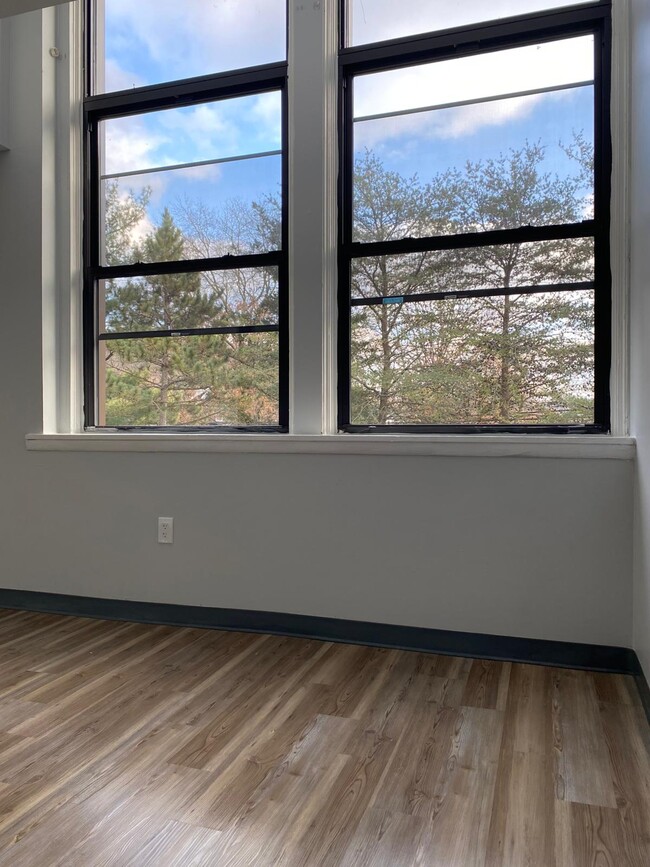 1735 Ohio Ave in White Oak, PA - Building Photo - Building Photo