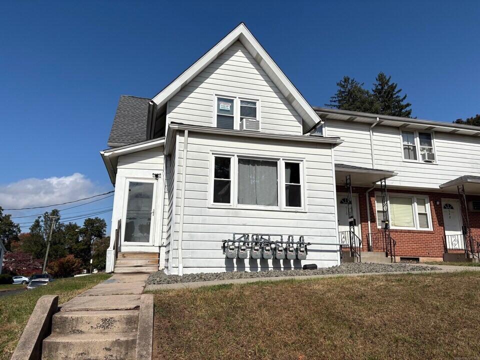 510 Liberty St-Unit -A in Meriden, CT - Foto de edificio
