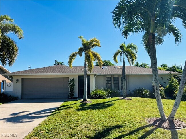 3019 SE 5th Pl in Cape Coral, FL - Building Photo - Building Photo
