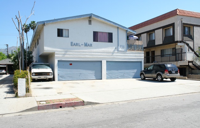 715 Salem St in Glendale, CA - Foto de edificio - Building Photo