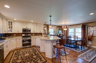 501 Lincoln Ave in Downers Grove, IL - Building Photo - Building Photo