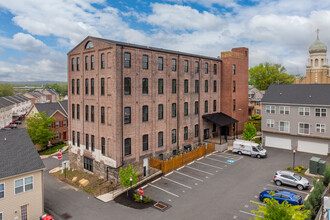 300 Cherry St in Pottstown, PA - Building Photo - Building Photo