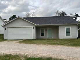 6197 County Rd 1143 in Tyler, TX - Building Photo
