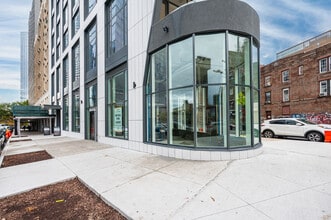 The Nova in Long Island City, NY - Foto de edificio - Building Photo