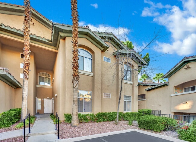 1608 Cardinal Bluff Dr in Las Vegas, NV - Building Photo - Building Photo