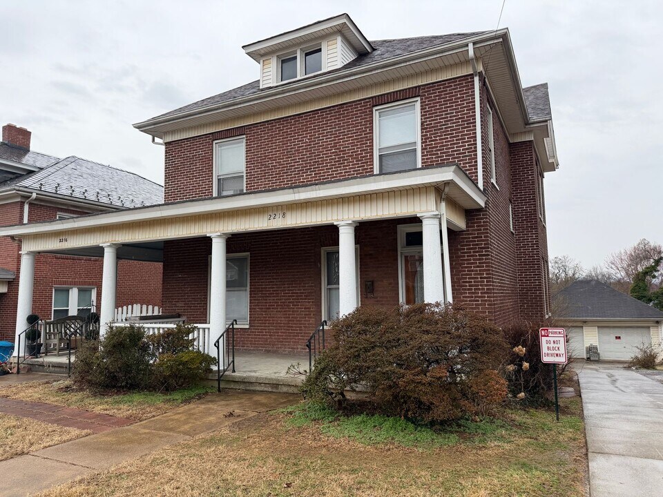 2216-2218 Memorial Ave SW in Roanoke, VA - Building Photo