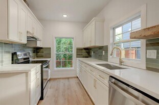 808 Oakhurst St in Houston, TX - Building Photo