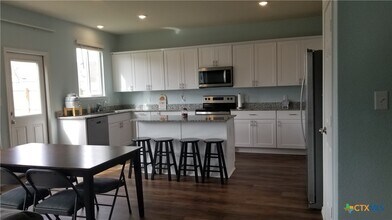 4044 Sun Meadow Ln. in Seguin, TX - Building Photo - Building Photo