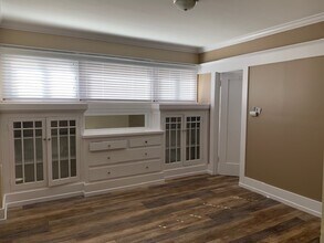 687 W 11th St, Unit 687 in Los Angeles, CA - Foto de edificio - Building Photo