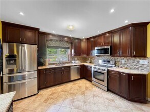 226 Avenue Z in Brooklyn, NY - Building Photo - Building Photo