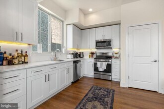 1356 S Bouvier St, Unit B in Philadelphia, PA - Building Photo - Building Photo