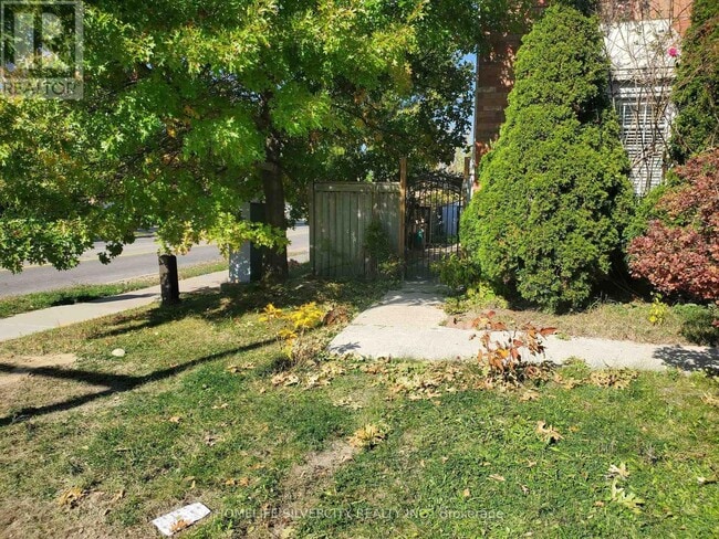 property at 700 Peter Robertson Blvd