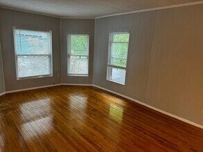 220 N James St, Unit Apartment #2 in Carthage, NY - Foto de edificio - Building Photo