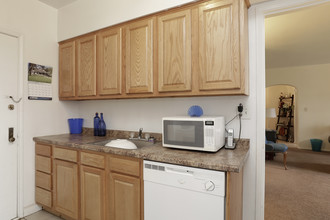 Country Club Apartments in Shaker Heights, OH - Building Photo - Interior Photo